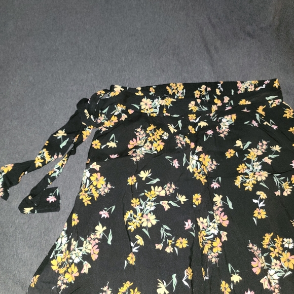Torrid Floral Wide Leg Tie Pants - 0 - Floral - Picture 4 of 5